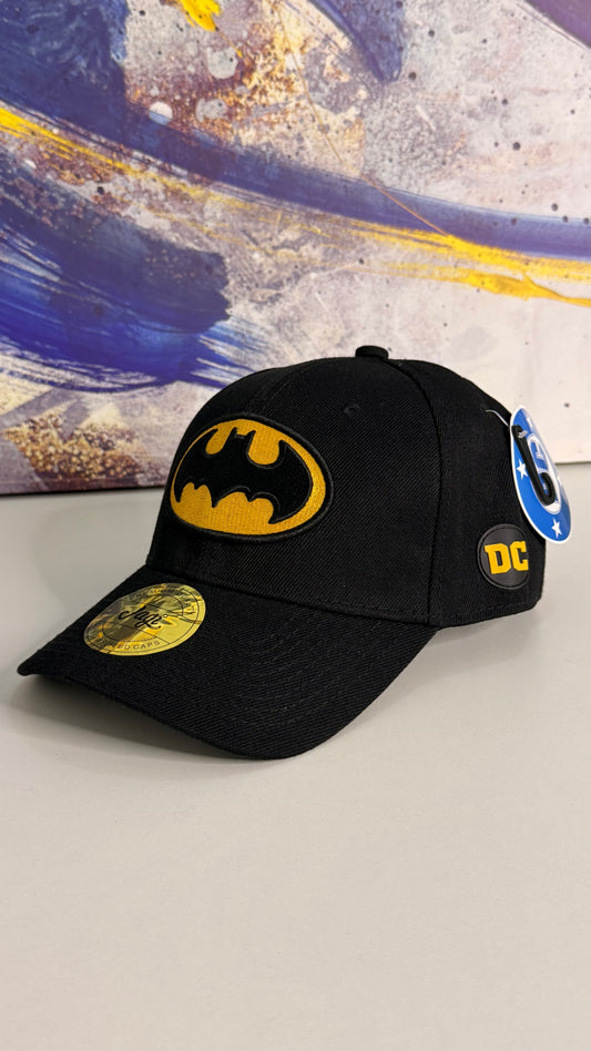 Gorra Acrilica Batman DC Marca Jagi Caps - KCN88 Gris 3Negra Amarillo