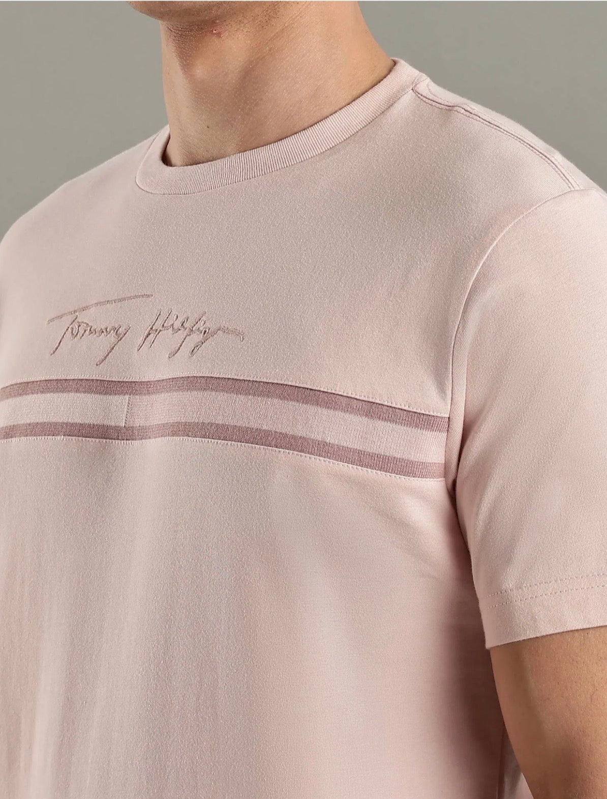 Camiseta Tommy Hilfiger-Rosa con Franja US48