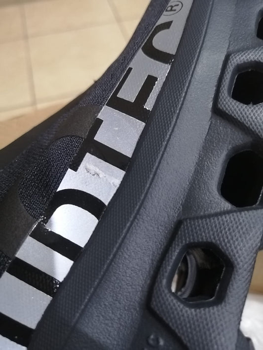 OUTLET 14/Tenis Deportivo On-Cloud / Gris