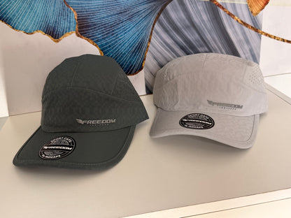 Gorra Deportiva Transpirable Freedon by Jagi Caps - Gris Claro KCN65