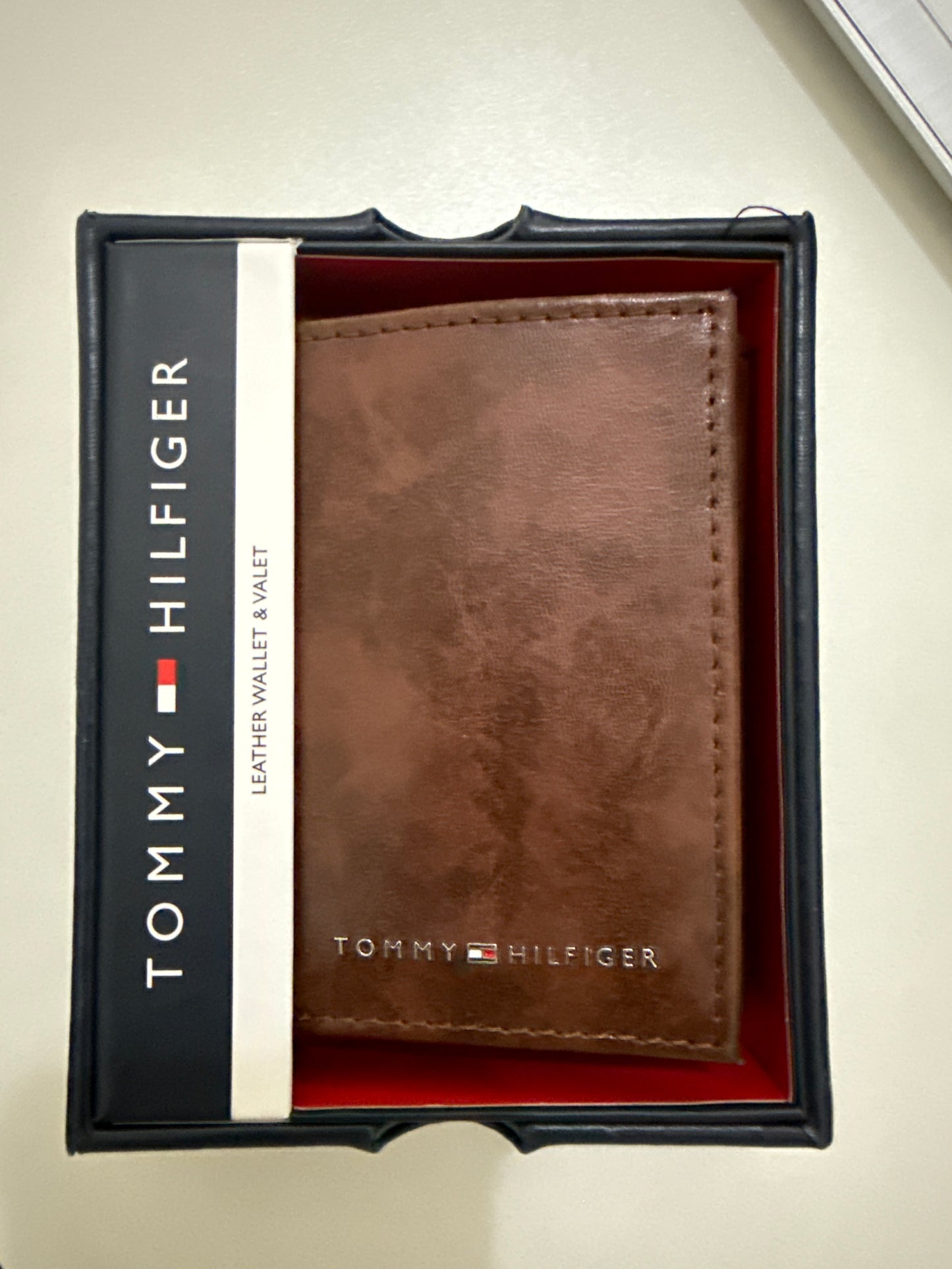 Billetera Para Hombre Marca Tommy Hilfiger Café US87