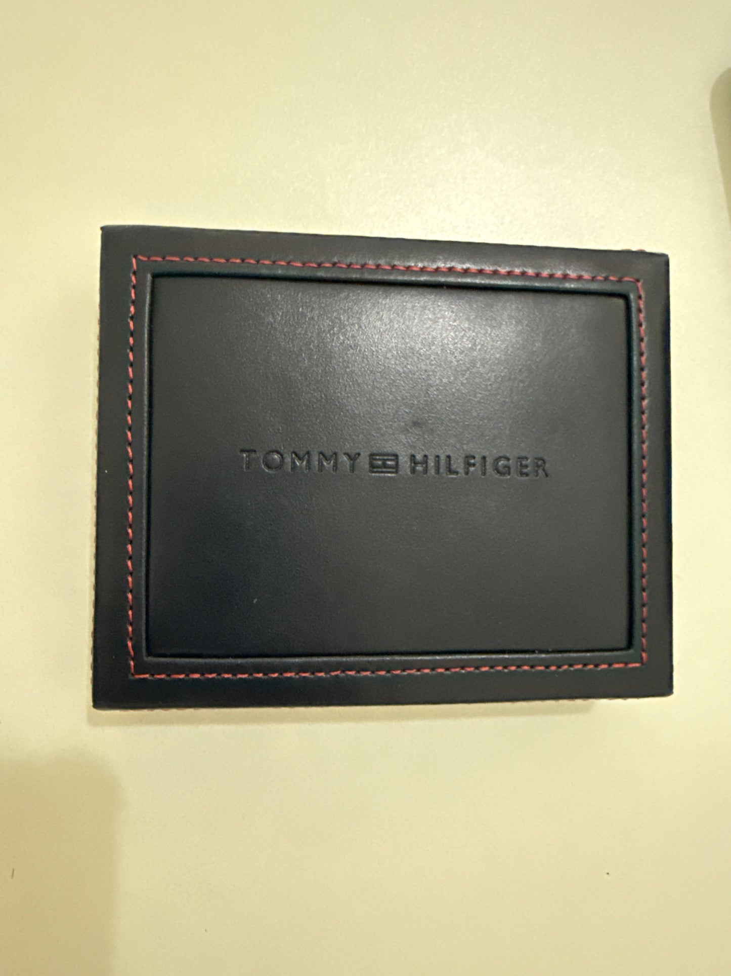 Billetera Para Hombre Marca Tommy Hilfiger Café US88