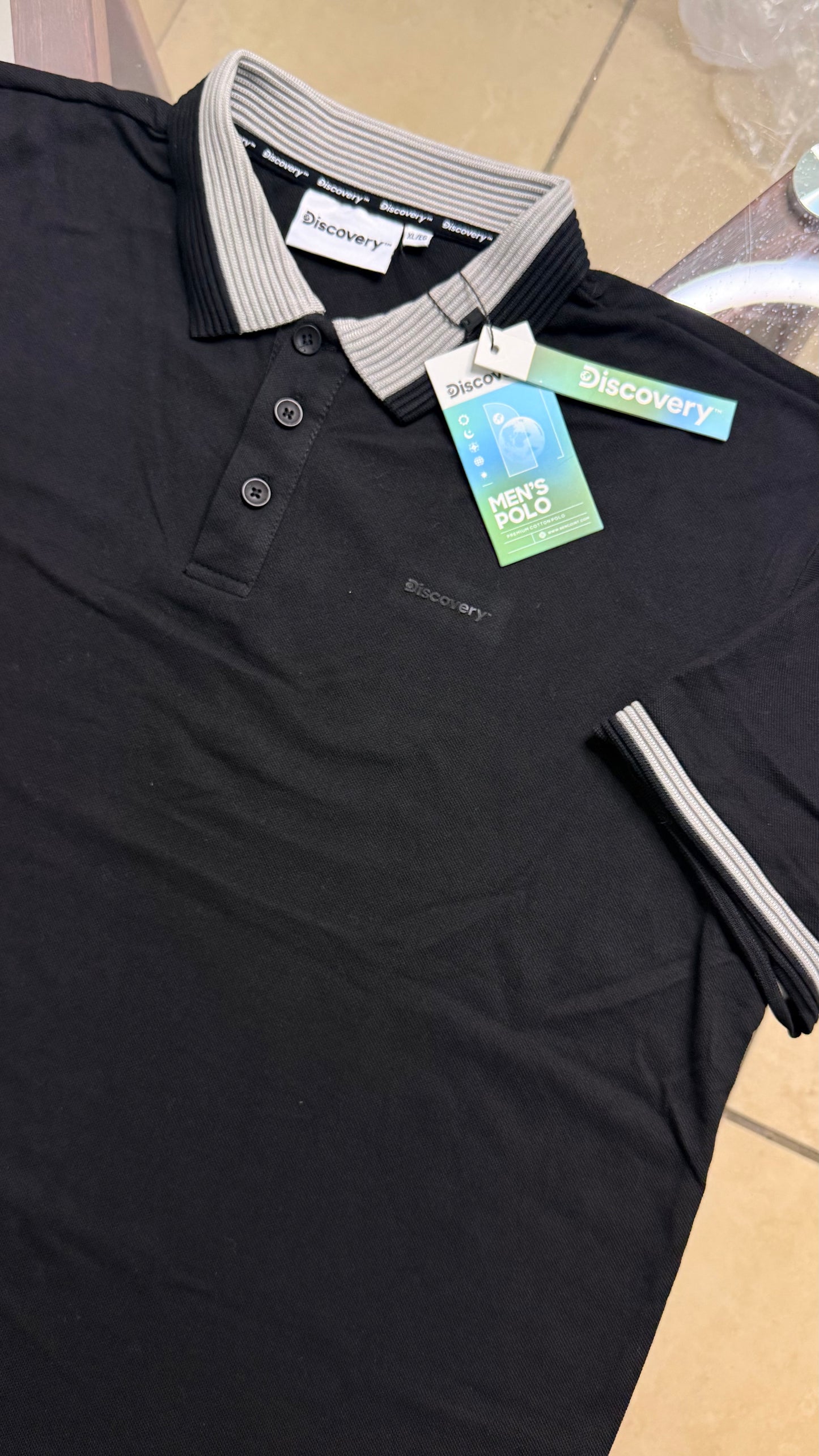 Camiseta Discovery para Caballero Tipo Polo - Negra KCN67