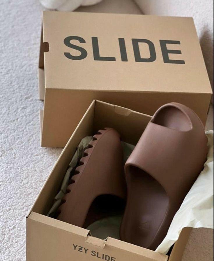 Sandalias Yeezy Slide para Caballero /Cafe J01