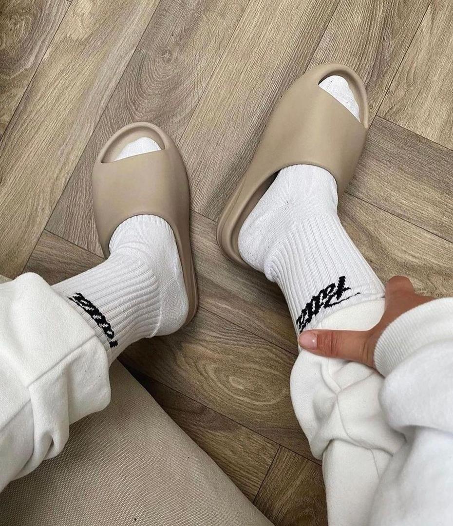 Sandalias Yeezy Slide para Caballero /Beige J01