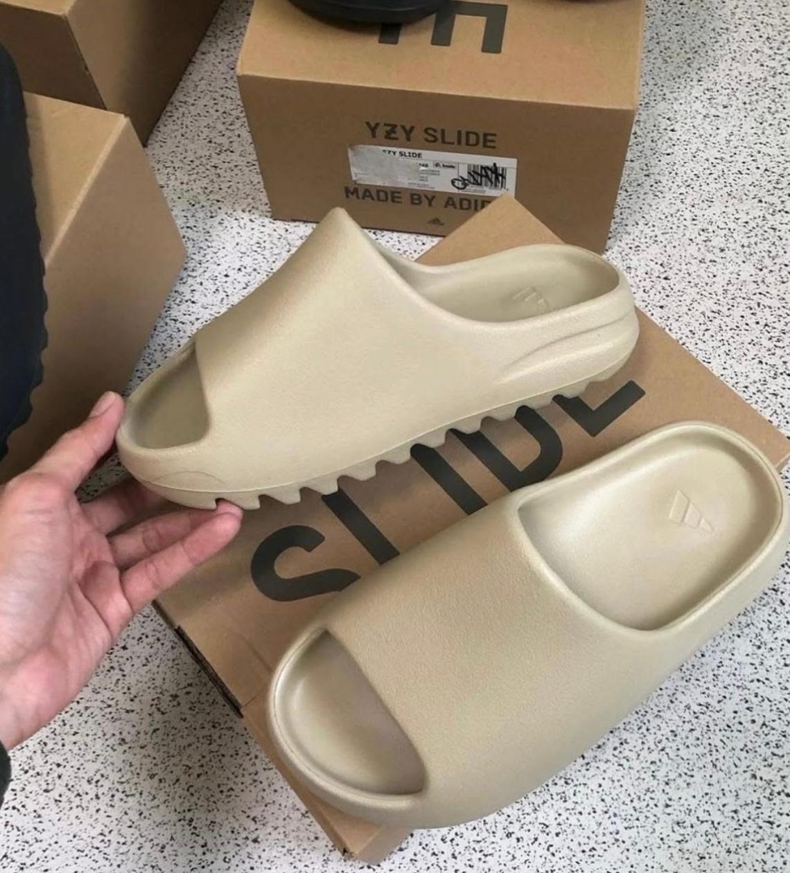 Sandalias Yeezy Slide para Caballero /Beige J01