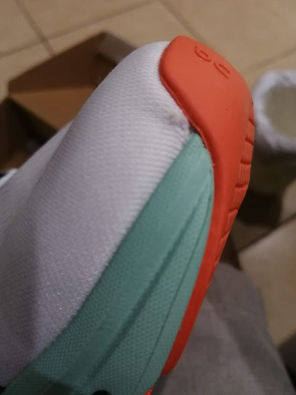 OUTLET21 Tenis Deportivo On-Cloud / Blanco-Verde