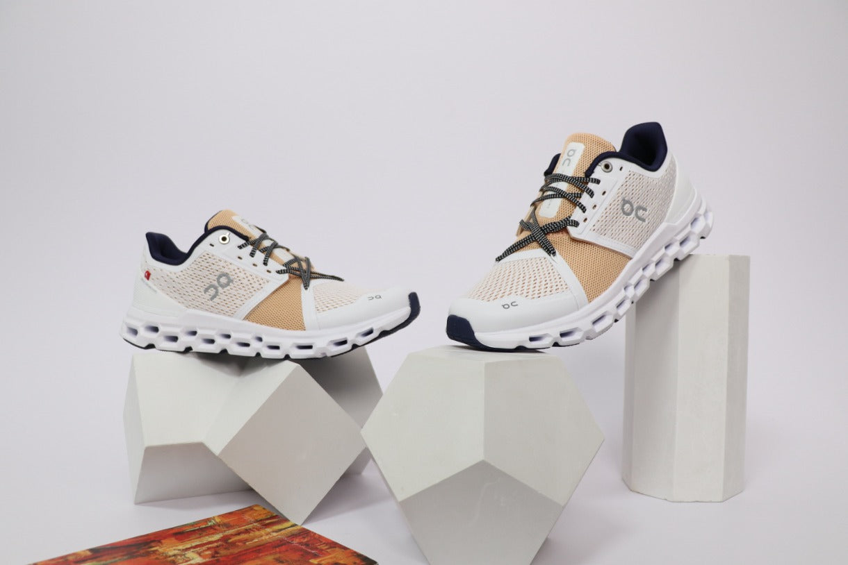 Tenis Casual On-Cloud Dama  / Blanco Z12