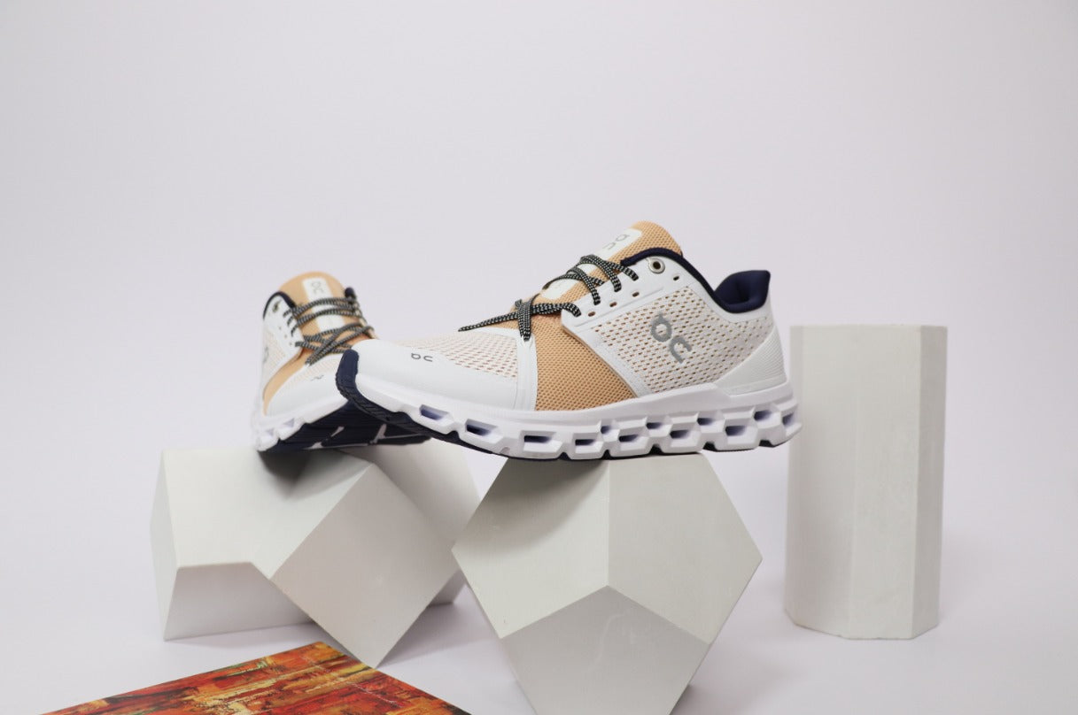 Tenis Casual On-Cloud Dama  / Blanco Z12