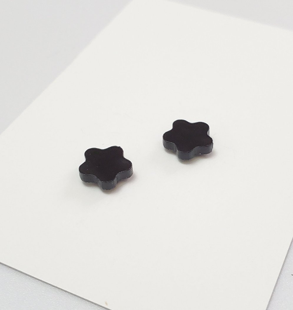 Flower Magnet Earring